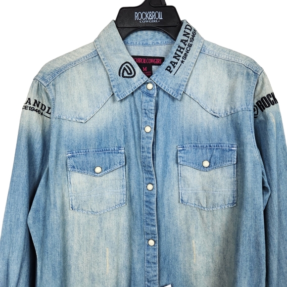 Rock & Roll Cowgirl Panhandle NWT Denim Pearl Snap Western Shirt Women's Medium - Picture 2 of 13